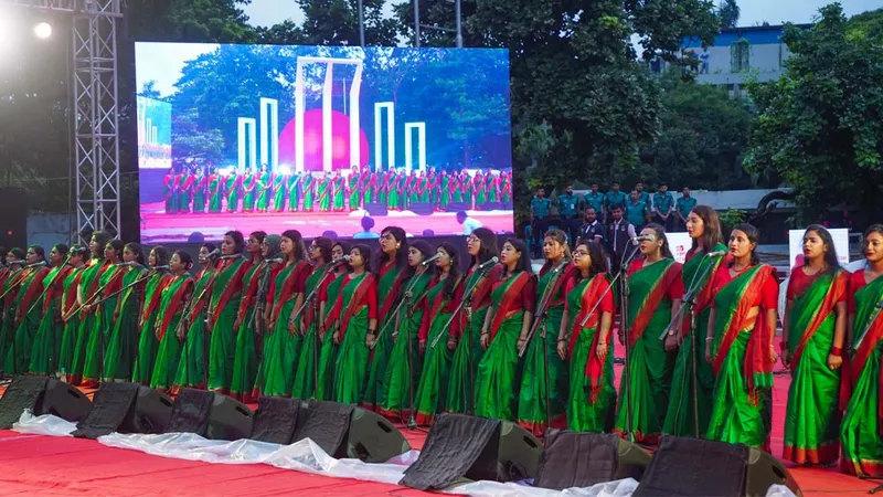 বৃষ্টি উপেক্ষা করে জুলাই পুনর্জাগরণ অনুষ্ঠানে হাজারো মানুষ