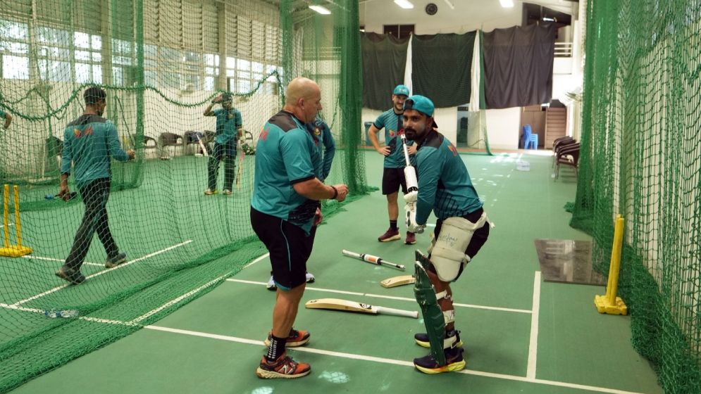ছক্কা মারার ক্লাস শুরু, কতটা লাভ হবে সন্দিহান ক্রিকেটাররা