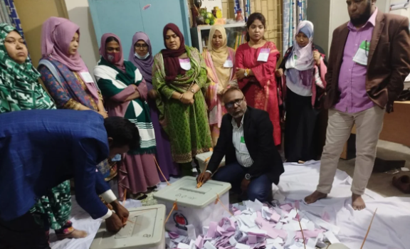 শান্তিপূর্ণ সংসদ নির্বাচন ও গণভোট শেষে চলছে গণনা