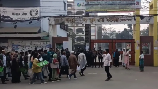 কিছুক্ষণ পরেই শুরু হবে ভোট গ্রহণ